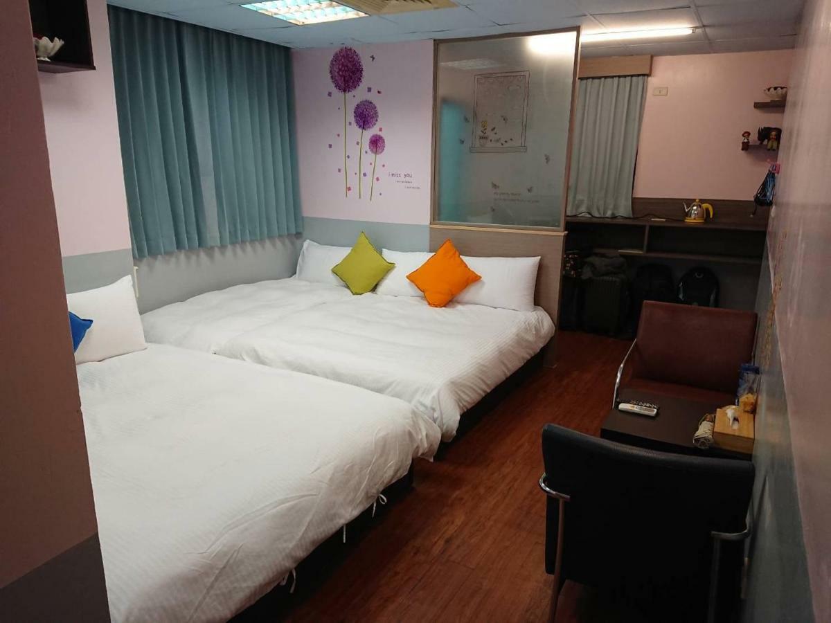 Papa Bear'S Guesthouse Taichung Exterior foto